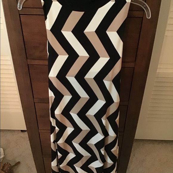 Valentino Zigzag dress Italian size 40 - Picture 4 of 5